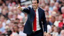 Защитник напуска Арсенал