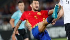 И Байерн души около "бомбардировача на каталунски кучета"