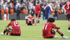 Юнайтед трябва да осмисли ужасния си сезон 