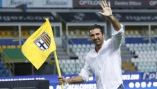 Буфон извежда Парма срещу Интер