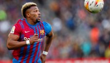 Португалец задържа Траоре в Барса