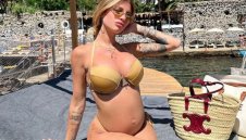 Татуирана футболна мацка пръска сексапил и в 9-ия месец + СНИМКИ