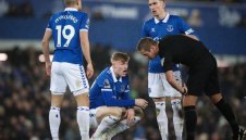 Нов жесток удар! Отнеха още точки на легендарен английски клуб