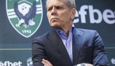 Аутуори: Във футбола топката наказва