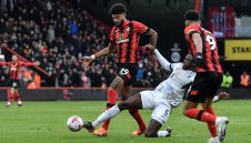 Борнемут свали Ливърпул на земята, Салах провали своите