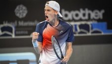 Наш национал лети към титлата в Кампиняс