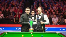 Прическата минимизира щетите в първата сесия