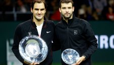 Гришо се върна на четвърто място, Федерер официално пише история