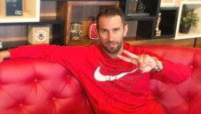 И Стойко Сакалиев разката Кирил Десподов, показа му червен картон