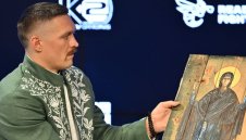 Усик се съмнява битката с Фюри да е декември 