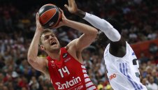 Сакраменто ще обяви Везенков, чак когато запълни квотата за заплати