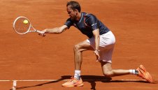 Руснак срази Медведев в Мадрид