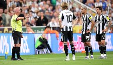 Гордън се извини публично за червения картон срещу Ливърпул