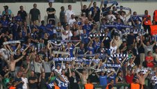 Феновете на Шалке се биха с полицията в Солун