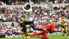 Нигериец пропуска следващите пет месеца за Уотфорд 