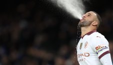 Защитник на Сити беше зарязан от жена си