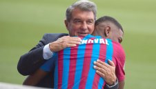 Лапорта притиска Ла Лига заради Меси