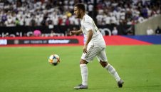 "Шишкото" Азар е на нивото на Меси, време му е за Златната топка