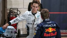 Войната продължава. Ръсел обвини Макс, че е заплашил да го блъсне