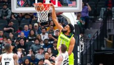 Шоу в НБА! Играч на Минесота наниза 60!