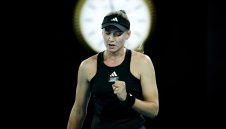 Рибакина на полуфинал в Мелбърн