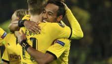 Дортмунд напляска азери с възпитателна цел и излезе от групата + СНИМКИ