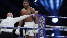 Джошуа се завърна с бой над "Убиеца от Мичиган"