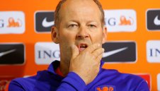 Холандската федерация привика грешника Дани Блинд