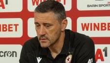 Керкез стига се е оплаквал, да вземе пример от Веласкес