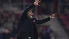 Светената вода на Конте качи Челси на върха