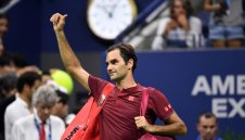 Федерер играл с контузия в ръката през лятото