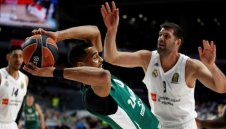 Без Везенков и Олимпиакос в Евролигата, Калатес твори история