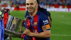 Двоен празник за Иниеста