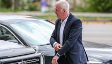 Светлина в тунела за Левски! Наско Сираков на съдбоносна среща с богат българин