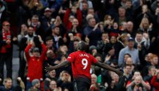 Това е характер! Юнайтед с инфарктна победа над "светците", върна си мястото в топ 4