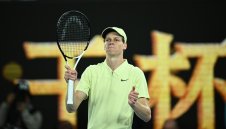 Машината Синер сгази Алекс де Минор в Мелбърн