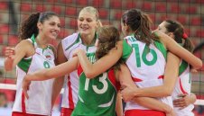 "Лъвиците" изядоха камерунките на три хапки