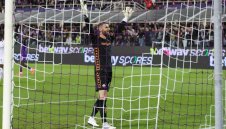 Де Хеа спаси две дузпи и отчая Милан