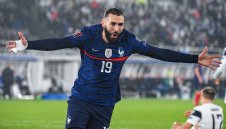 Осъдиха Бензема на 1 година условно за изнудване