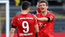 Левандовски е класа, но само Герд Мюлер можеше да вкара с всяка част на тялото си + СНИМКИ