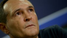 Надежда за Левски: Божков няма да остави колата в калта