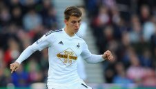 Суонси взе двама нови