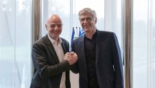 Венгер не може да си представи футбола без фенове