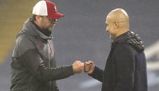 Луда надпревара: Сити и Ливърпул са "гума до гума"