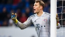 Шамар за Байерн - Нойер се контузи