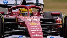 Люис очаква подобрение и от себе си, и от Ферари