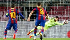 Динамо измъчи Барса, млад вратар блести