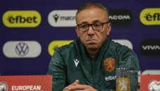 Най-голямата глупост ще е да сменят Илиев! БФС има кусури, но се сложи масло в огъня