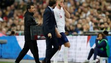 Англия остана без титуляр за Черна гора