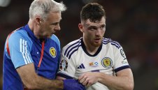 В Ливърпул треперят: важен защитник се контузи